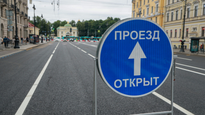 Александр Беглов открыл движение по Невскому проспекту после ремонта
