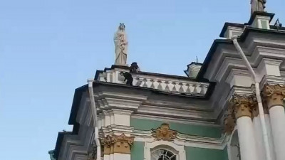 В Эрмитаже задержали руферов, забравшихся на Зимний дворец