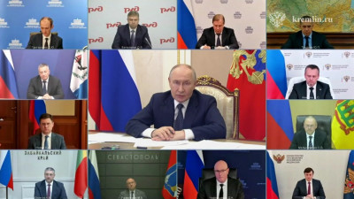Владимир Путин обсудил с правительством РФ ситуацию на топливном рынке