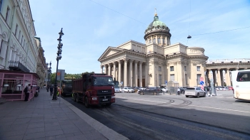 600 тысяч «квадратов» дорог отремонтировали в Петербурге с начала года
