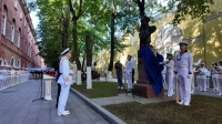 В сквере Главного Адмиралтейства открыли бюст Павла Нахимова в День 330-летия Флота