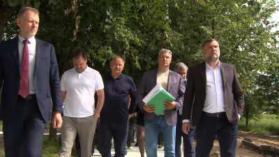 Аллея Чернобыльцев в Приморском районе благоустроена на 70%: ход работ проверил Евгений Разумишкин
