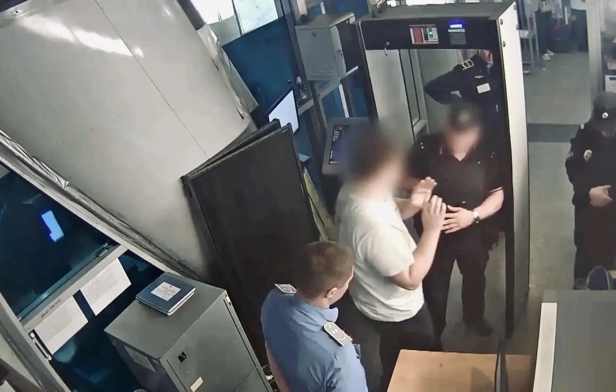 Блокировка багажа и вызов взрывотехников — как в метро Петербурга задержали мужчину с СВУ - tvspb.ru