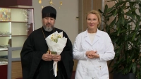 Епископ Кронштадтский Вениамин благословил родителей и малышей в Перинатальном центре Александровской больницы