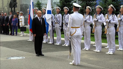 В Петербурге Владимир Путин заявил, что флот – один ключевых элементов для обеспечения безопасности России