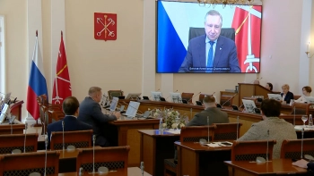 Роботизация производства, бережливые технологии, транспортные артерии: что обсудили на рабочем совещании в Смольном