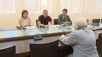 Александр Бельский провёл личный приём граждан в Московском районе