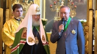 Патриарх Кирилл и Александр Беглов почтили память небесных покровителей Петербурга в Петропавловском соборе