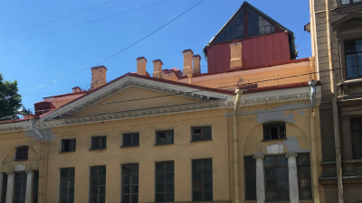 Реставраторы восстановили световой фонарь в усадьбе Демидовых на Мойке