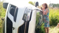 В Ленобласти иномарка съехала в кювет и перевернулась – погиб ребенок