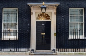Новым премьер-министром Великобритании стал Энди Бернэм - tvspb.ru