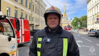 35 человек эвакуировали, двое пострадали – что известно о пожаре на Адмиралтейском проспекте
