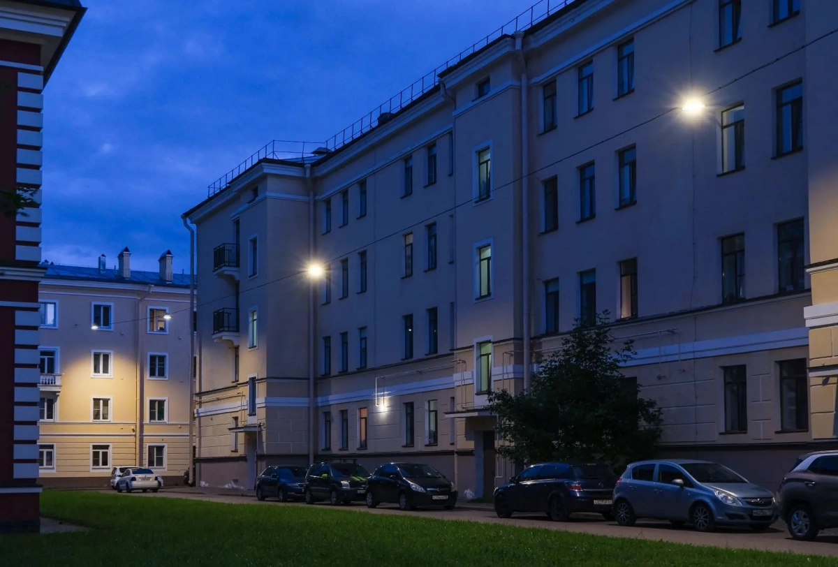 В Кронштадте завершили реконструкцию освещения в квартале у Летнего сада - tvspb.ru