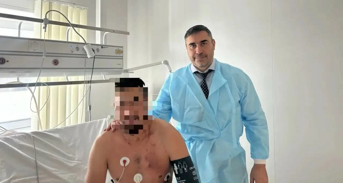 На Алтает морпех выжил после удара молнии, прополз больше километра, делая себе массаж сердца и отстреливаясь от медведя - tvspb.ru