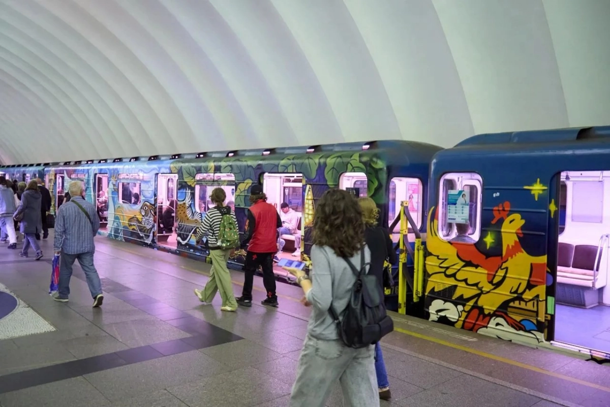 Как в петербургском метро 20 августа будет курсировать арт-состав «Сказки» - tvspb.ru