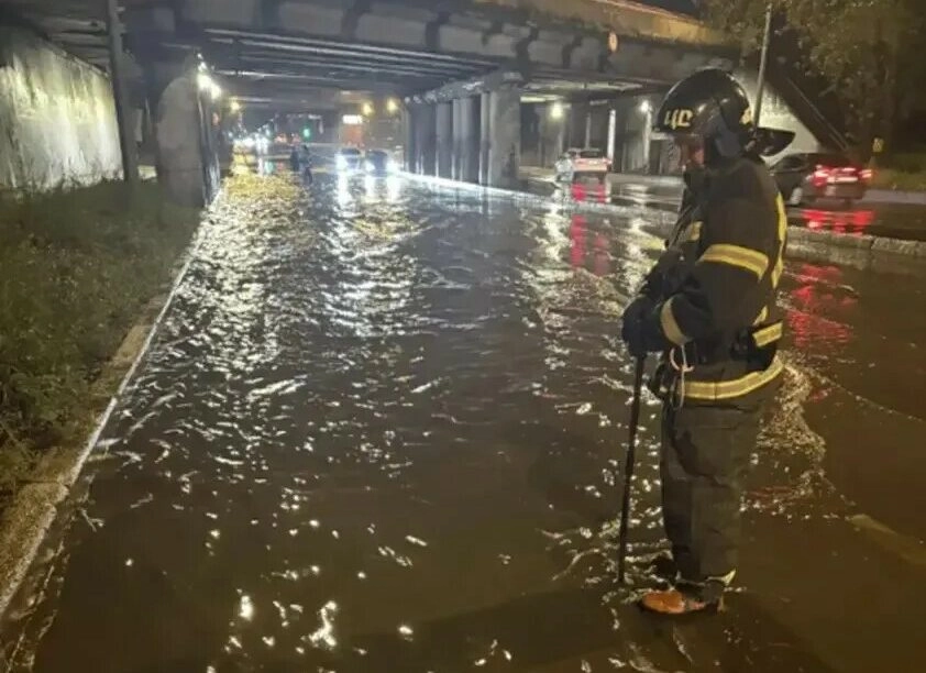 «Водоканал» принимает удар: в Колпинском районе выпала почти месячная норма осадков - tvspb.ru