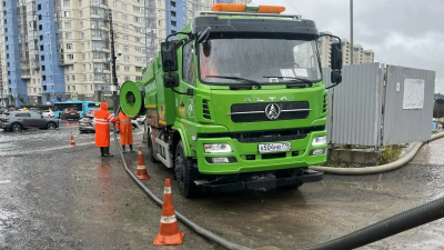 Петербург держит удар стихии: «Водоканал» рассказал о работе системы водоотведения