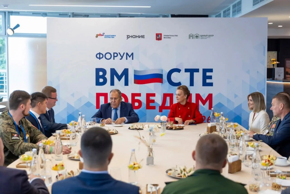 Анна Цивилева и Сергей Лавров встретились с участниками форума «Вместе победим» - tvspb.ru
