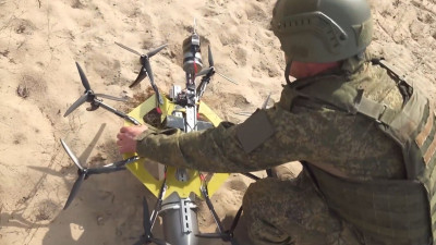 Операторы ударных FPV-дронов БпС 25-й ОА группировки войск «Запад» уничтожили технику и живую силу подразделений ВСУ на Краснолиманском направлении