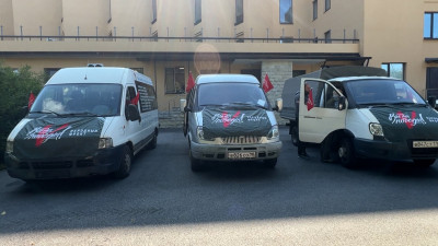 Петербургские активисты «Народного фронта» передал в зону СВО три автомобиля