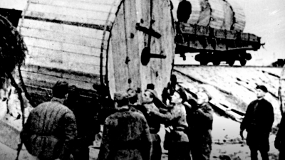 10 августа 1941 года началась прокладка телефонного кабеля по дну Ладожского озера