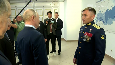 Президент пообщался с участником программы «Время героев» подполковником Дашибалом Мункожаргаловым