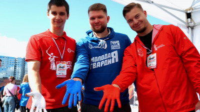 Когда праздник создают вместе: День флага в Петербурге