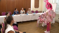 Юные дизайнеры из 5 городов представили коллекции на конкурсе «Золотая нить» в Петербурге