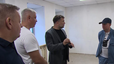 Дворники и механизаторы поборолись за звание лучшего в ЖКХ на конкурсе в Приморском парке Победы