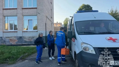 Мужчина с переломом дождался вертолёта МЧС на острове Мощный