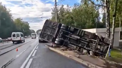 В ДТП с автобусом в Ленобласти пострадали семеро, четверо остаются в больницах