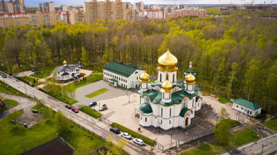 Смольный показал, как будет выглядеть Приход храма в честь Воздвижения Честного и Животворящего Креста Господня Санкт‐Петербурга в Юнтолово