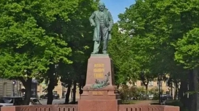 В Театральном сквере отреставрируют памятник Глинке
