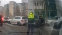 Выстрелы по колёсам и дворник с лопатой: хроника задержания пьяного лихача на Планерной
