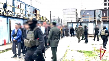 На стройке в Петербурге проверили 700 рабочих – у 30 нашли нарушения