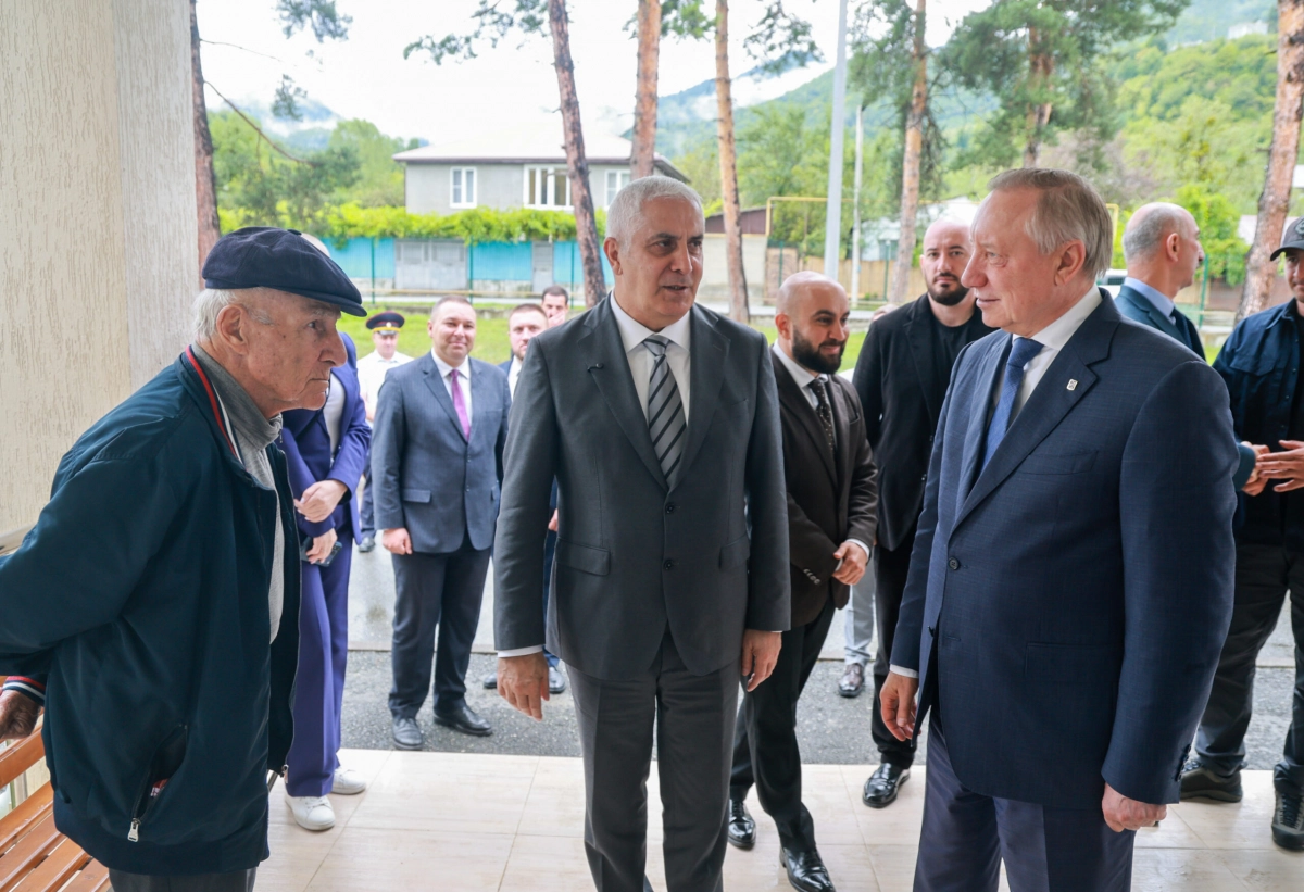 Александр Беглов: Петербург подарил больнице южноосетинского поселка Дзау рентгеновский цифровой аппарат - tvspb.ru