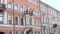 С консульства Германии в Петербурге снимают гербы и таблички