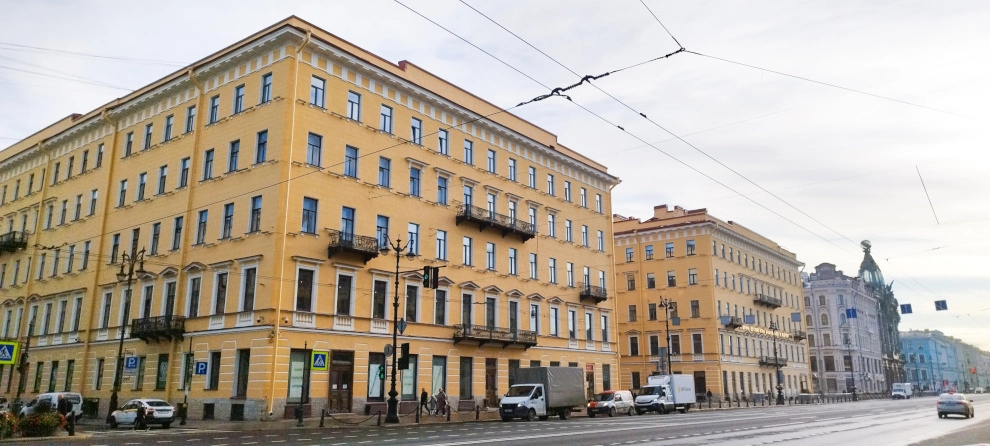 Петербургские жилищники отремонтировали 86 зданий по программе капремонта фасадов Невского проспекта - tvspb.ru
