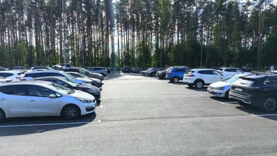 Парковка у медкластера в Песочном останется бесплатной до конца года