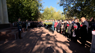 В Московском парке Победы почтили память павших в блокаду ленинградцев