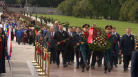 На Пискарёвском кладбище прошла церемония в память о блокадниках