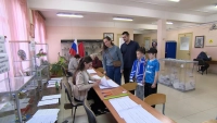 Семейный поход на выборы становится традицией петербуржцев