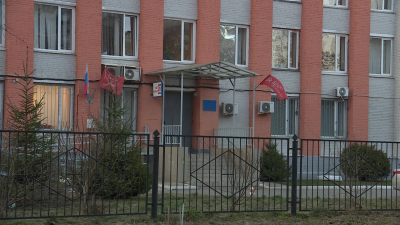 Петербурженку, которая ударила и поцарапала полицейского, приговорили к штрафу в 100 тысяч