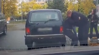 «И тут началась женская драка»: чем закончился конфликт двух водителей у метро «Академическая»
