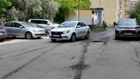 В Петербурге упростили разметку для борьбы с хаотичной парковкой во дворах