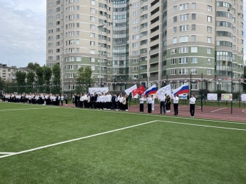 По поручению Александра Беглова отремонтировали школьный стадион в Московском районе