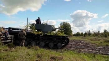 В Красном Селе прошла военно-историческая реконструкция «Бой Колобанова», посвященная Дню танкиста