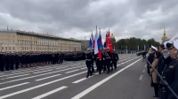 На Дворцовой площади посвятили в курсанты и студенты больше тысячи первокурсников Макаровки