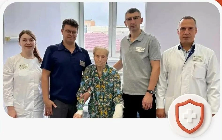 В России врачи заново научили ходить 100-летнюю пациентку - tvspb.ru