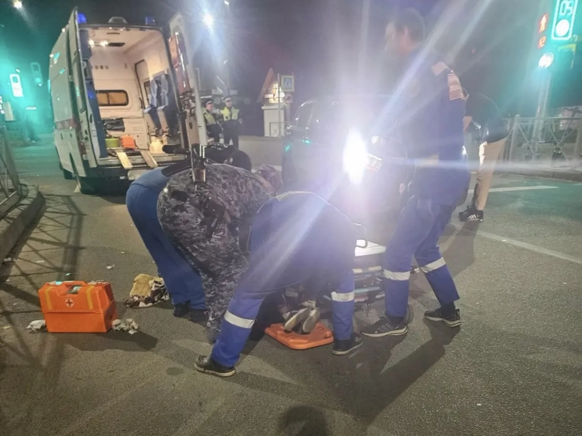 Росгвардейцы спасли двух женщин после наезда автомобиля во Всеволожске - tvspb.ru